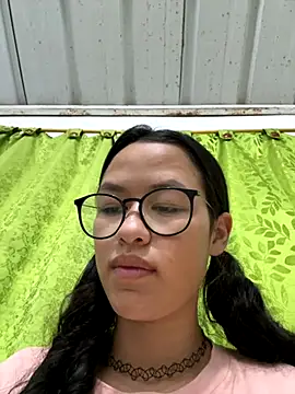 Snapshot of celesteguz chatting on November 19, 11:43 am celesteguz online show from November 19, 11:43 am