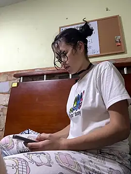 Snapshot of celesteguz chatting on March 24, 2:49 am celesteguz online show from March 24, 2:49 am