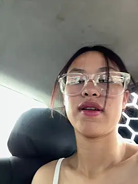 Snapshot of celesteguz chatting on April 8, 1:11 pm celesteguz online show from April 8, 1:11 pm