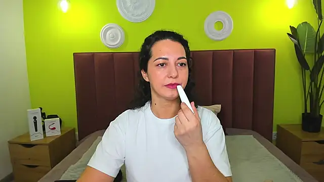 Linda Insatiable online show from March 15, 1:33 am