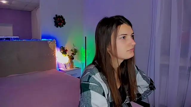 Laura Leee online show from January 17, 5:56 am