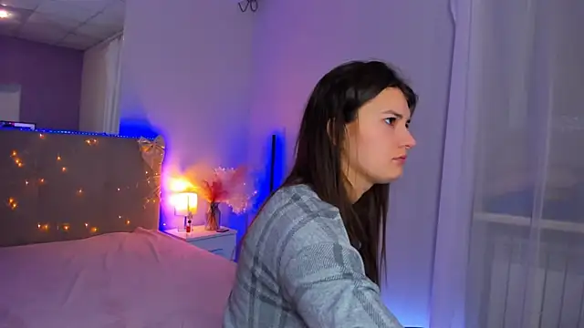 Laura Leee online show from March 7, 5:48 am