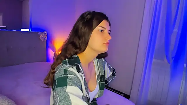 Laura Leee online show from June 1, 4:58 am