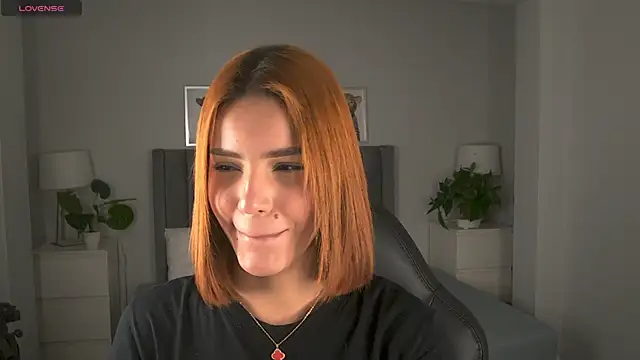 Snapshot of Madie__collins chatting on April 15, 11:50 am Madie collins online show from April 15, 11:50 am