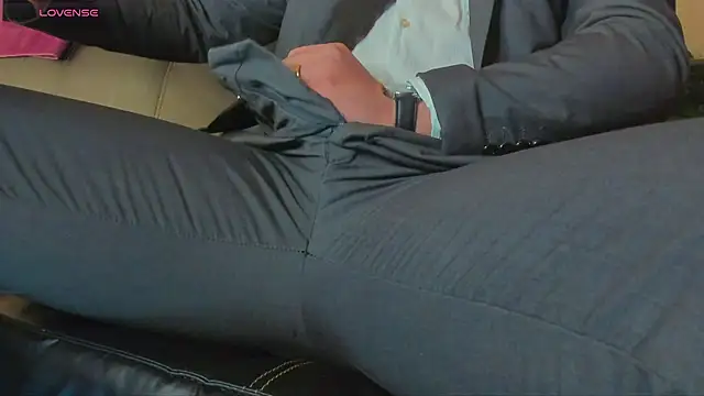 MrLonely02 online show from January 5, 11:44 pm