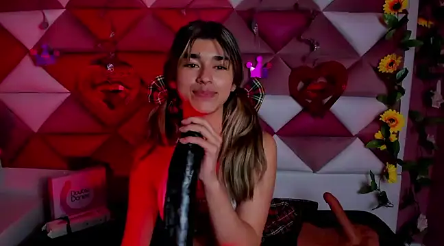 Snapshot of NahomiConnor_ chatting on March 17, 4:43 pm NahomiConnor online show from March 17, 4:43 pm