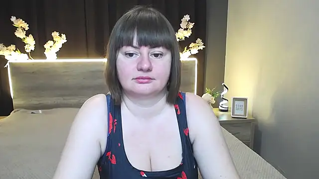 ZannaDreil online show from March 5, 7:10 pm