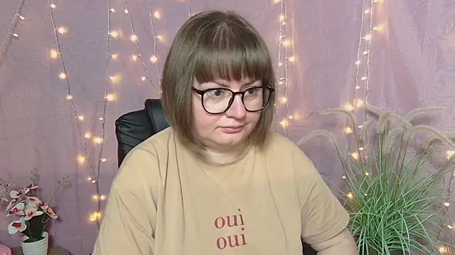 Snapshot of ZannaDreil chatting on May 3, 6:14 pm ZannaDreil online show from May 3, 6:14 pm