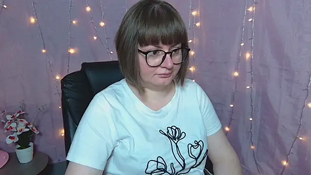 Snapshot of ZannaDreil chatting on May 6, 6:24 pm ZannaDreil online show from May 6, 6:24 pm