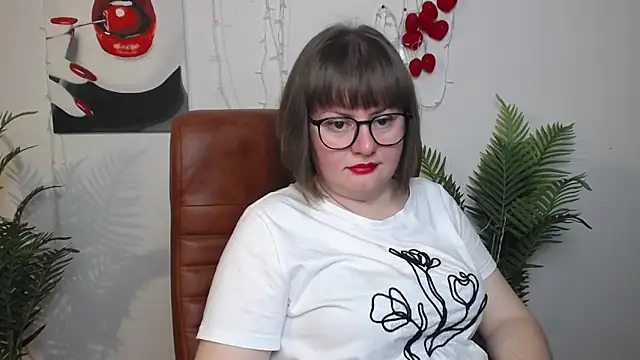 Snapshot of ZannaDreil chatting on May 7, 6:35 pm ZannaDreil online show from May 7, 6:35 pm