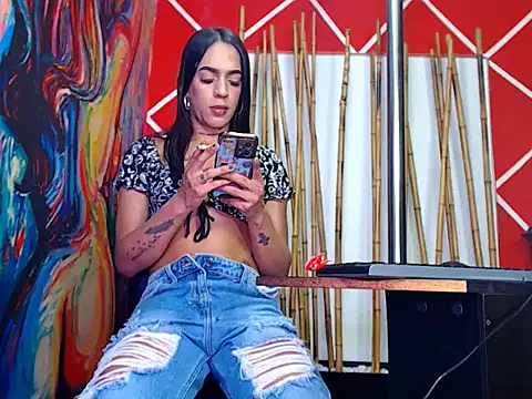 Snapshot of sofi_doll77 chatting on April 30, 7:31 pm sofi doll77 online show from April 30, 7:31 pm