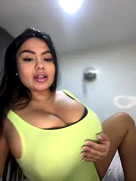 Snapshot of valeria2019hot chatting on December 5, 3:04 am valeria2019hot online show from December 5, 3:04 am