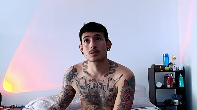 Snapshot of anika_lowen02 chatting on December 9, 5:30 pm anika lowen02 online show from December 9, 5:30 pm