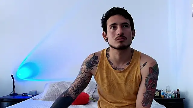 Snapshot of anika_lowen02 chatting on January 15, 4:00 pm anika lowen02 online show from January 15, 4:00 pm