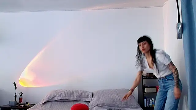 Snapshot of anika_lowen02 chatting on February 18, 3:21 pm anika lowen02 online show from February 18, 3:21 pm