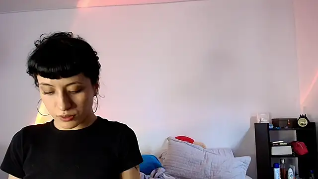 Snapshot of anika_lowen02 chatting on February 26, 3:30 pm anika lowen02 online show from February 26, 3:30 pm