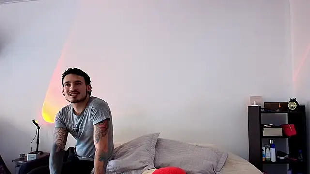 Snapshot of anika_lowen02 chatting on February 27, 3:37 pm anika lowen02 online show from February 27, 3:37 pm