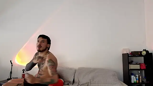 Snapshot of anika_lowen02 chatting on March 4, 3:48 pm anika lowen02 online show from March 4, 3:48 pm