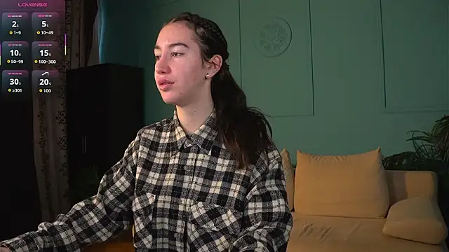 Belle Via online show from March 9, 10:41 am