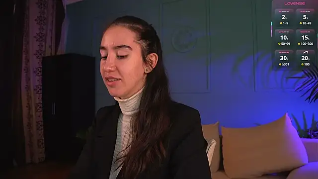 Belle Via online show from April 13, 2:33 pm