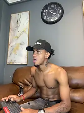 Snapshot of AaronCruz_ chatting on January 20, 7:46 pm AaronCruz  online show from January 20, 7:46 pm