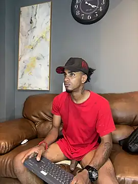 Snapshot of AaronCruz_ chatting on January 31, 7:18 pm AaronCruz  online show from January 31, 7:18 pm
