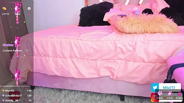 Snapshot of Miia77_ chatting on December 22, 5:56 am Miia77 online show from December 22, 5:56 am