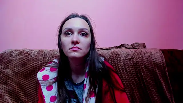 AlmaQueen online show from December 6, 8:05 am