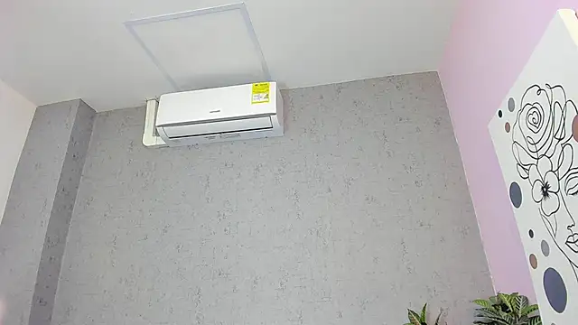 Tiffany mendez online show from February 21, 12:06 pm