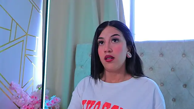 Snapshot of JulessCornett chatting on January 13, 8:15 pm JulessCornett online show from January 13, 8:15 pm