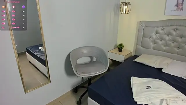 escarleth   online show from May 30, 2:58 pm