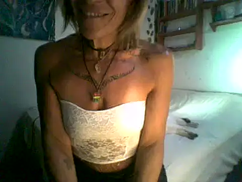 Snapshot of sabinytahot chatting on January 11, 2:09 am sabinytahot online show from January 11, 2:09 am