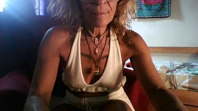 Snapshot of sabinytahot chatting on January 17, 7:38 pm sabinytahot online show from January 17, 7:38 pm