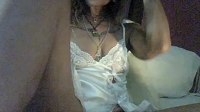 Snapshot of sabinytahot chatting on November 19, 4:23 am sabinytahot online show from November 19, 4:23 am