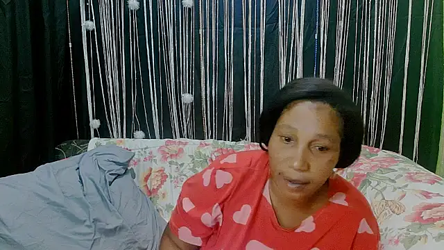 Snapshot of SexcGals chatting on November 6, 6:42 pm SexcGals online show from November 6, 6:42 pm