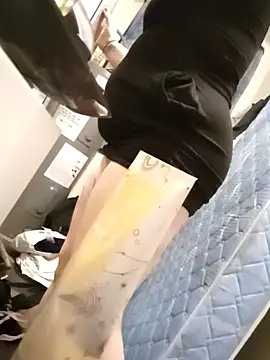 lilbishmiss online show from February 5, 7:50 am