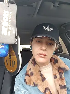 Sarah-Hart online show from February 3, 11:20 am