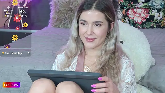 Sarah-Hart online show from February 8, 8:52 am