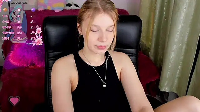 KarambaMoon online show from February 1, 8:47 pm