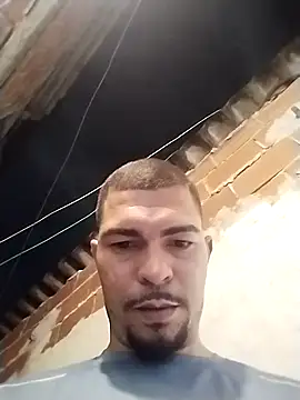 Snapshot of Leopedra2211 chatting on January 15, 1:43 am Leopedra2211 online show from January 15, 1:43 am