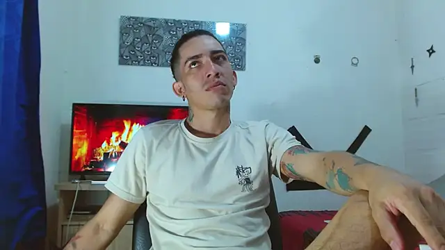 targuerian22 online show from January 17, 2:39 am