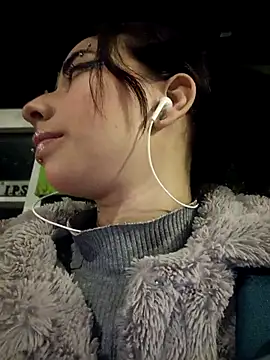 hanna  azumi online show from February 21, 10:17 am