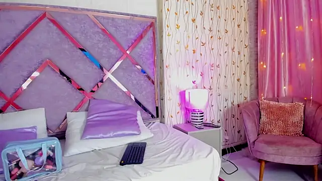 hanna  azumi online show from March 6, 3:57 am