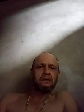 Snapshot of edijavimes chatting on February 18, 4:19 am edijavimes online show from February 18, 4:19 am