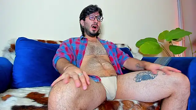 Snapshot of Ackerman_Eren_ chatting on February 15, 12:43 pm Ackerman Eren  online show from February 15, 12:43 pm