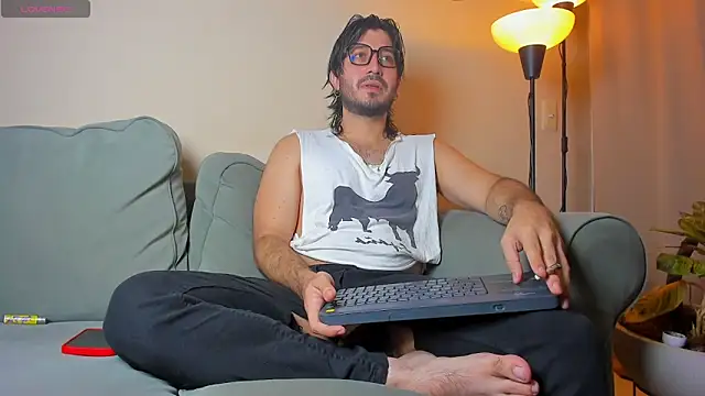 Snapshot of Ackerman_Eren_ chatting on September 29, 10:31 am Ackerman Eren  online show from September 29, 10:31 am