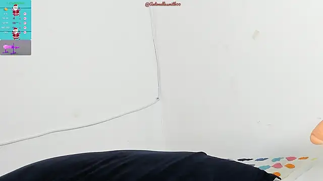 Snapshot of Antonellasmith00 chatting on January 10, 12:58 pm Antonellasmith00 online show from January 10, 12:58 pm