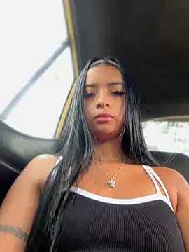 Snapshot of Laura_fernandezII chatting on January 6, 1:30 pm Laura fernandezII online show from January 6, 1:30 pm