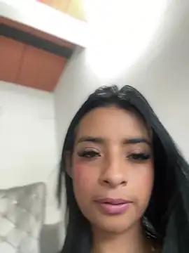 Snapshot of Laura_fernandezII chatting on January 18, 9:45 pm Laura fernandezII online show from January 18, 9:45 pm