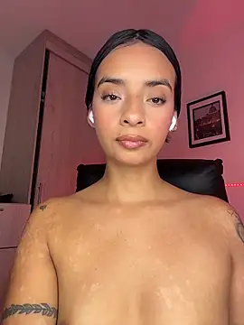 Laura fernandezII online show from February 13, 2:51 am